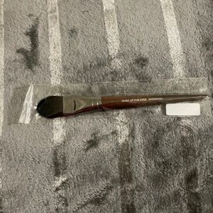 Make up forever professional straight brush